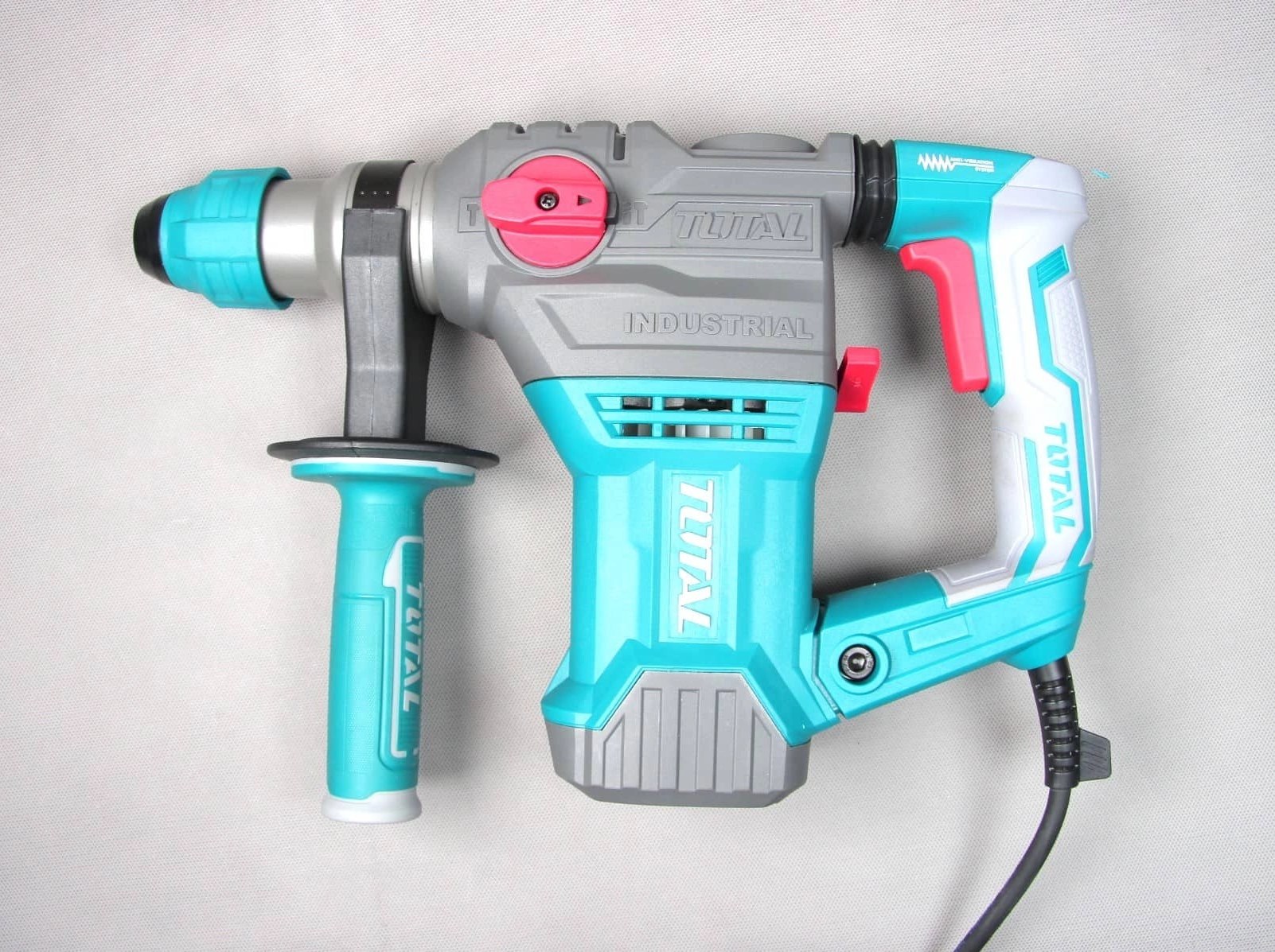 دریل بتن کن توتال مدل TH1153216 ظرفیت ۵ کیلو ۸۵۰ ضربه در دقیقه