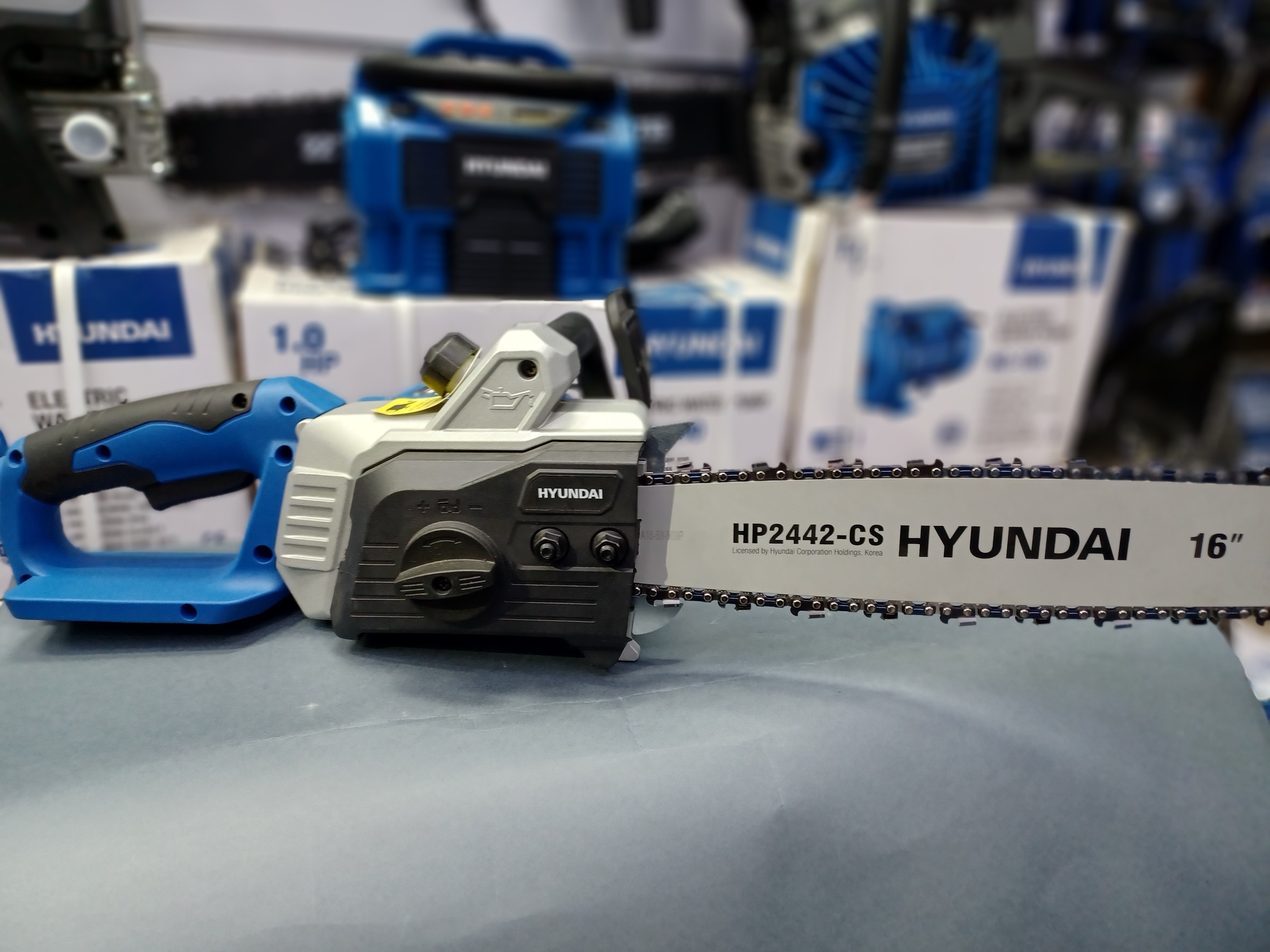 اره زنجیری برقی هیوندای مدل HP2442-CS ظرفیت ۴۰ سانت